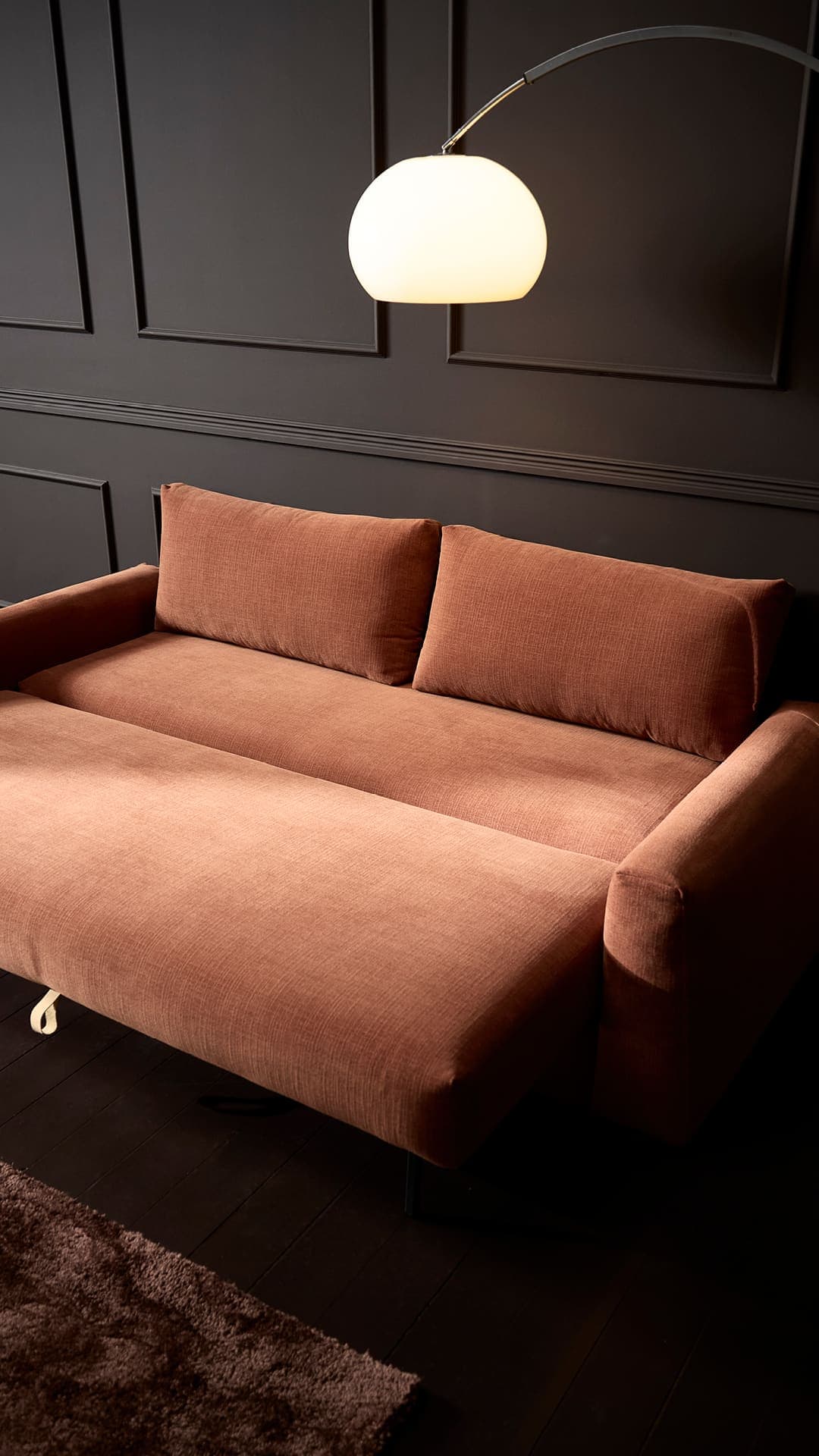 Cone sovesofa i 412 Esina Rust Orange, vist i rom